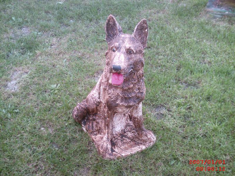 Oturan Kurt Köpek;Alçı (En:40Boy:26Yüks:60Ağr:5)