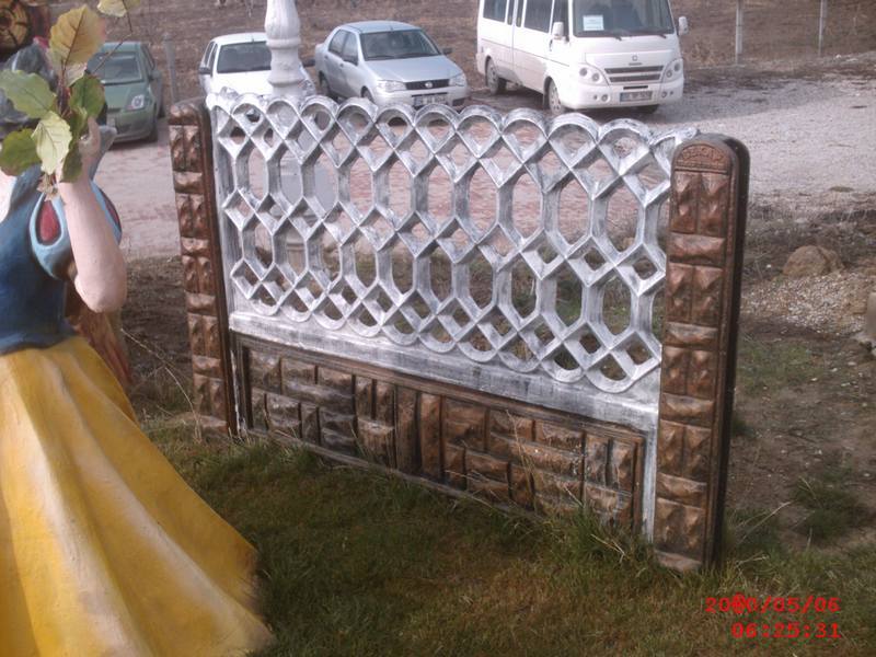 Sarmaşık Taş Desen Çit Takım;Beton  (En:6Boy:175Yüks:120Ağr:150)