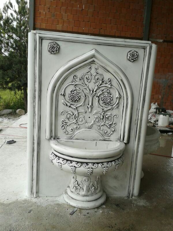 motifli çeşme;beton en.75 boy.150 yüks.190 ağr.980