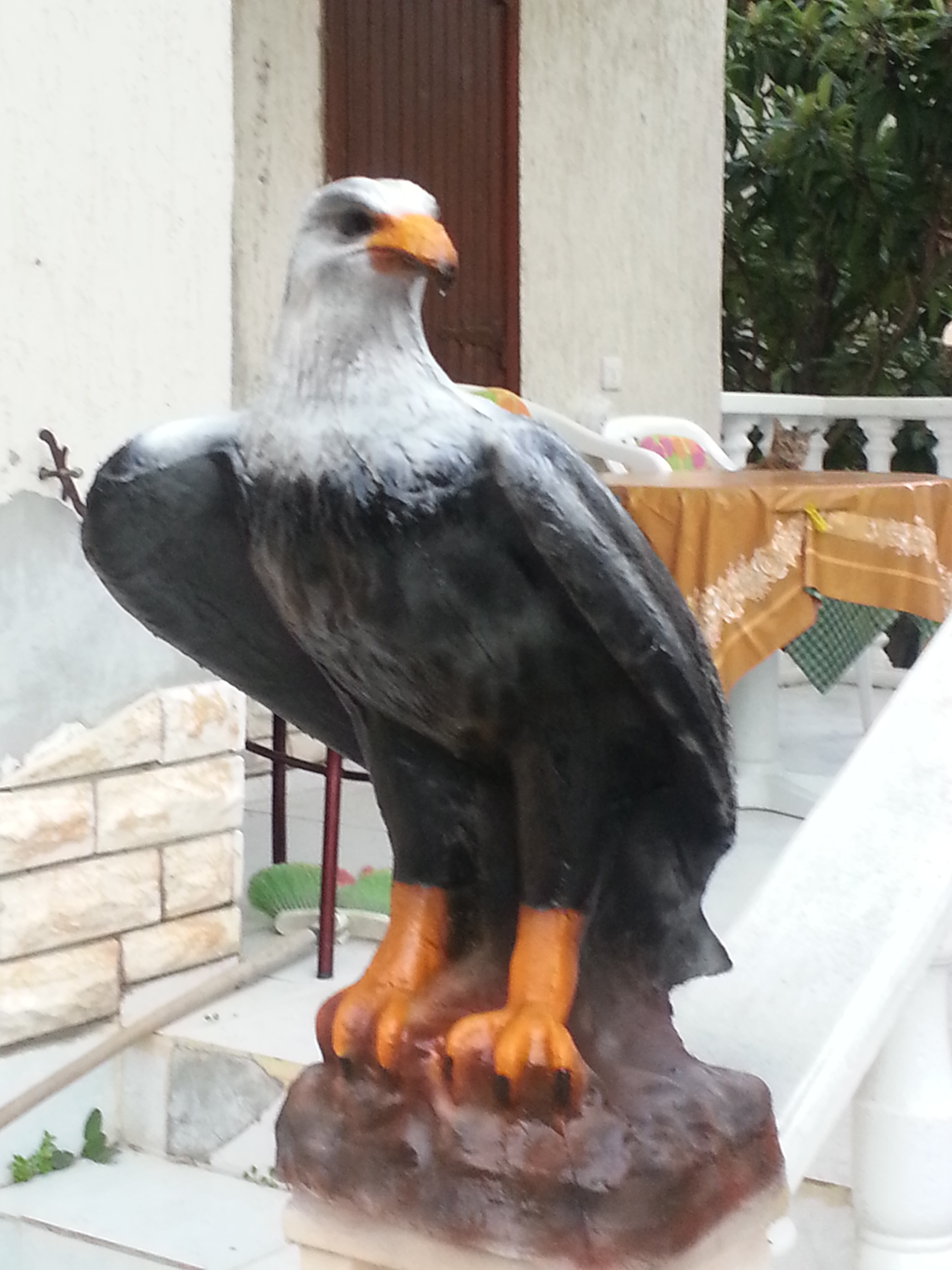 küçük kartal;beton en.20 boy.55 yüks.80 ağr.45