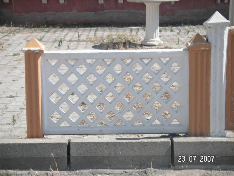 Baklava Küçük Çit;Beton (En:4Boy:110Yüks:62Ağr:30)