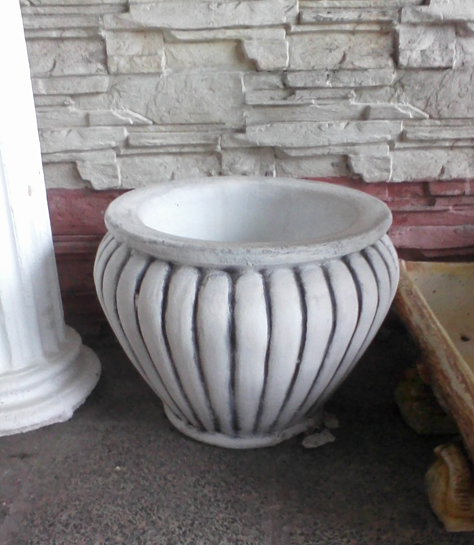 çizgili saksı: beton en.45 boy.45 yüks.35 ağr.20