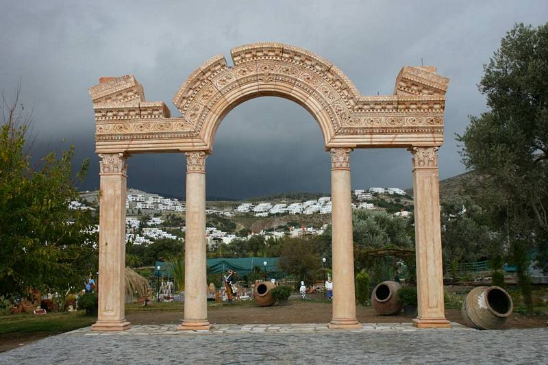 Korint Kare Sütun Takım ;Beton (En:80Boy:80Yüks:60Ağr:70)