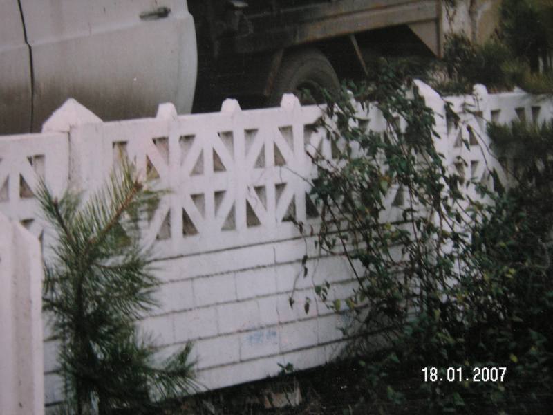 Yıldız Desen Siyah Çit; Beton (En:5Boy:200Yüks:40Ağr:60)