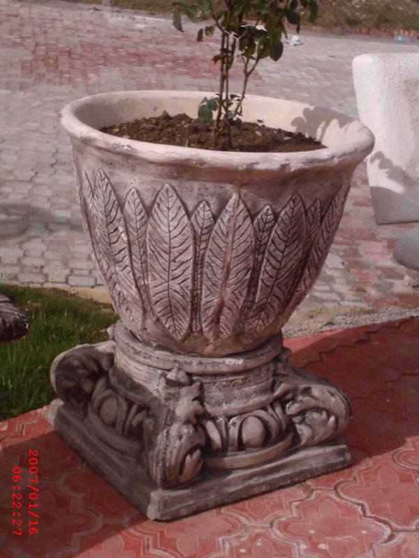 Kılıçyaprak Kaideli Çiçeklik;Beton (En:50Boy:50Yüks:75Ağr:80)